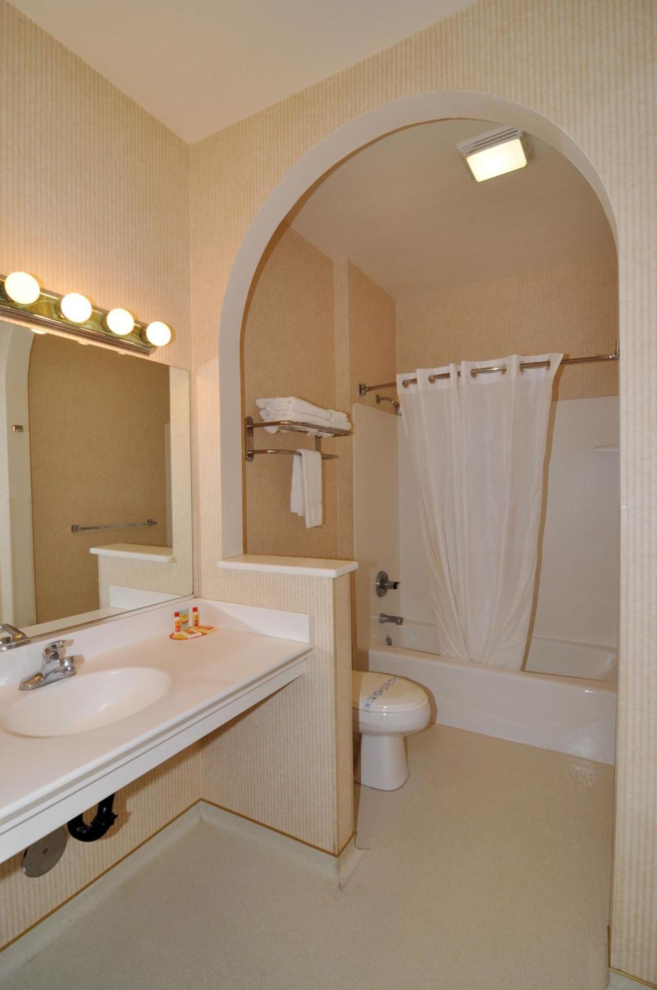 נובאטו Marinwood Inn & Suites מראה חיצוני תמונה