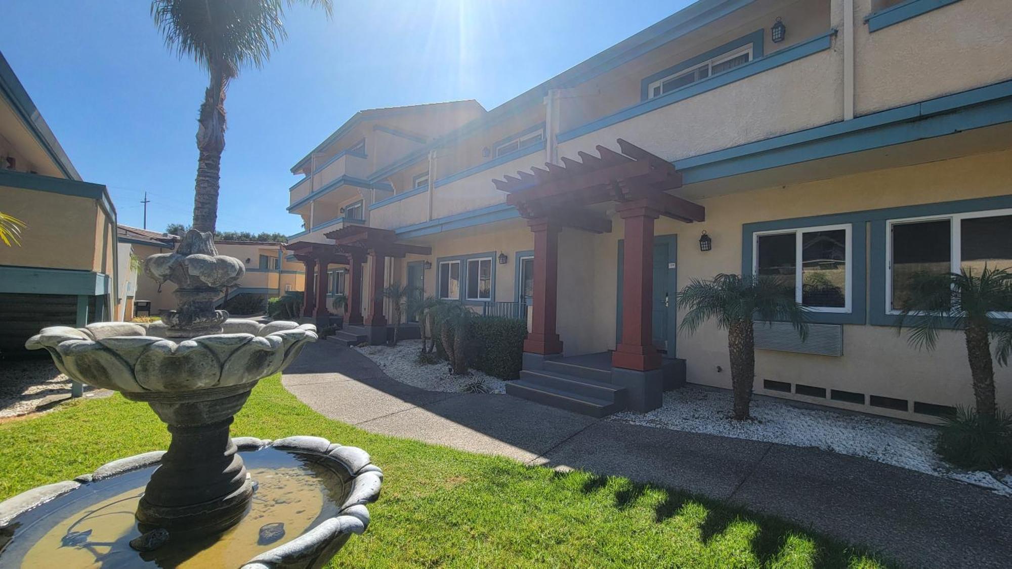 נובאטו Marinwood Inn & Suites מראה חיצוני תמונה