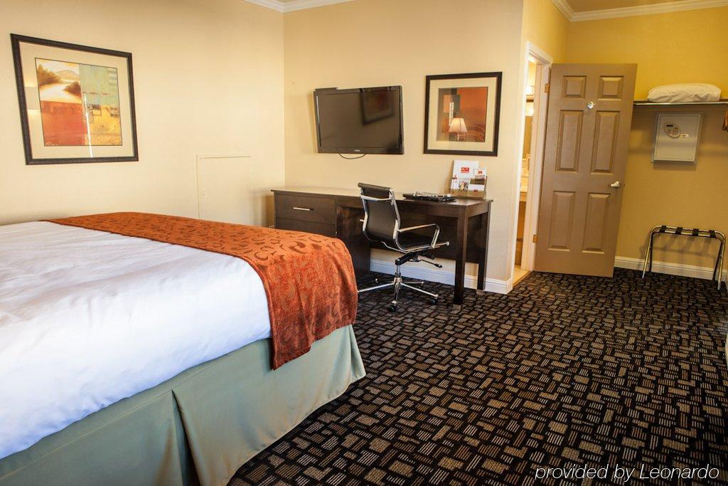 נובאטו Marinwood Inn & Suites מראה חיצוני תמונה