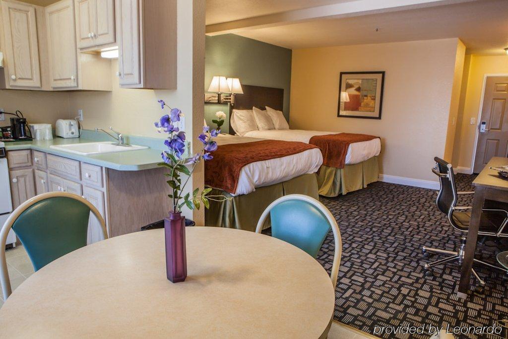 נובאטו Marinwood Inn & Suites מראה חיצוני תמונה