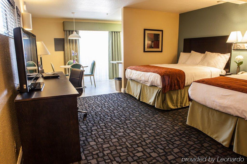 נובאטו Marinwood Inn & Suites מראה חיצוני תמונה