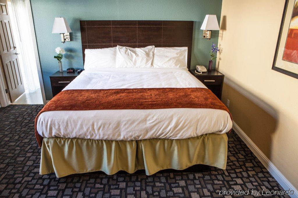 נובאטו Marinwood Inn & Suites מראה חיצוני תמונה