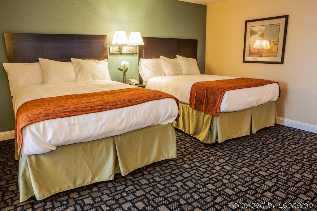 נובאטו Marinwood Inn & Suites מראה חיצוני תמונה